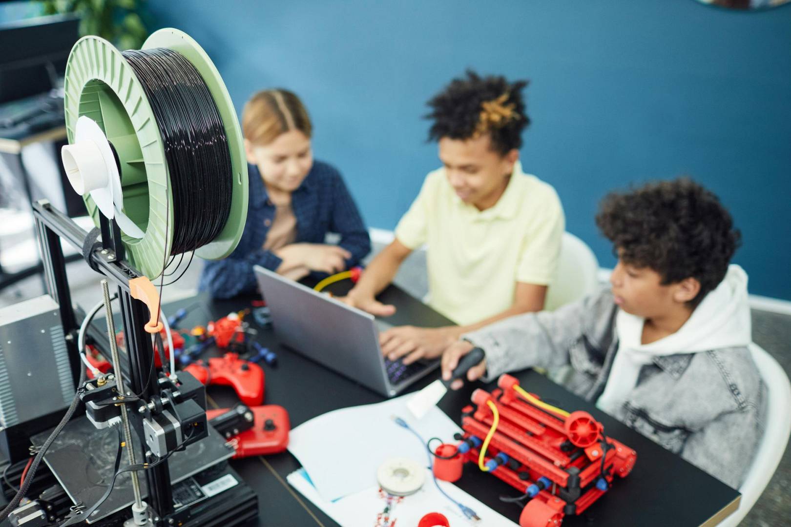Jak wybrać odpowiedni materiał do swojego projektu druku 3D?